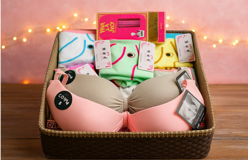 پک باکس هدیه لباس زیر به همراه ادکلن اشانتیون