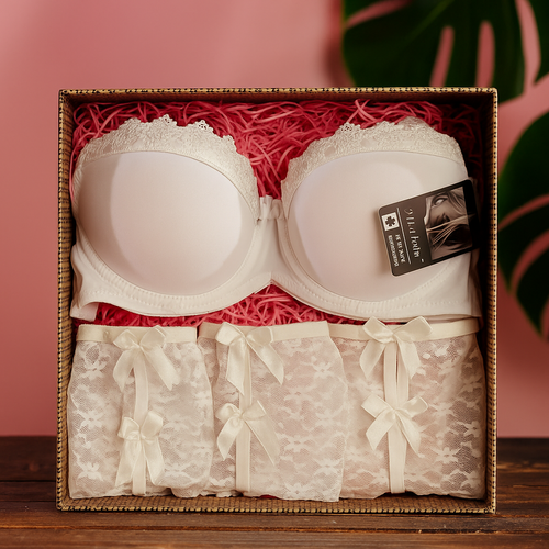 پک باکس هدیه لباس زیر به همراه ادکلن اشانتیون