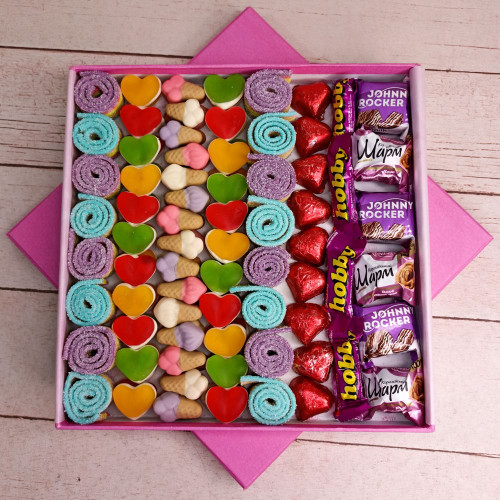 پک کادویی پاستیل و شکلات